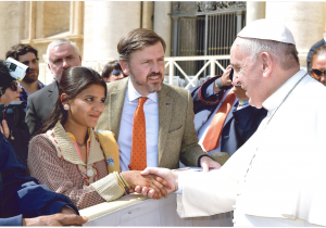 Eisham Ashiq, fille d'Asia Bibi, 15 avril 2015 @ L'Osservatore Romano