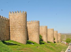 Remparts d'Avila @ WIKIMEDIA COMMONS - Manuel M. Vicente