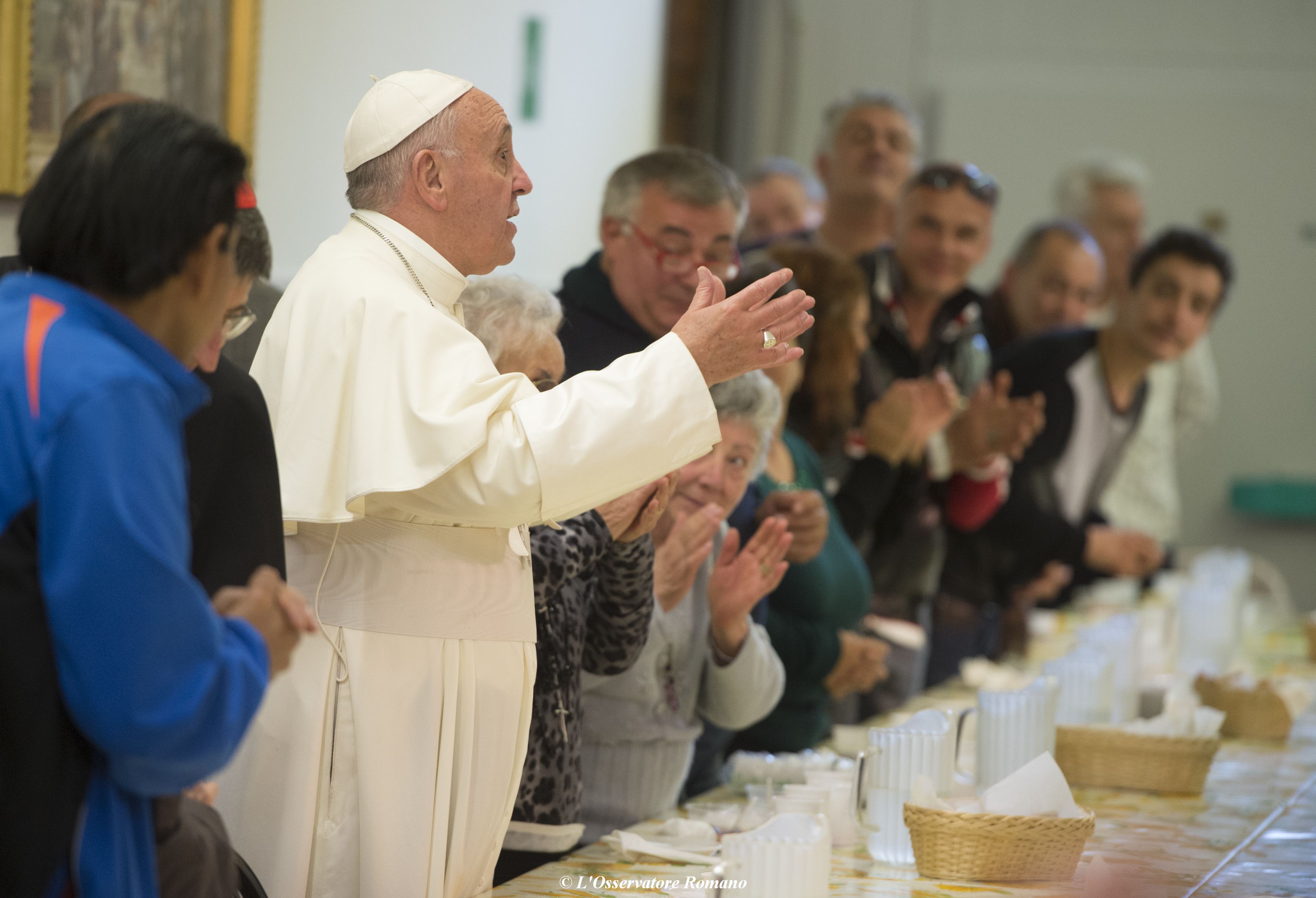Déjeuner avec les pauvres de la Caritas de Florence © L'Osservatore Romano
