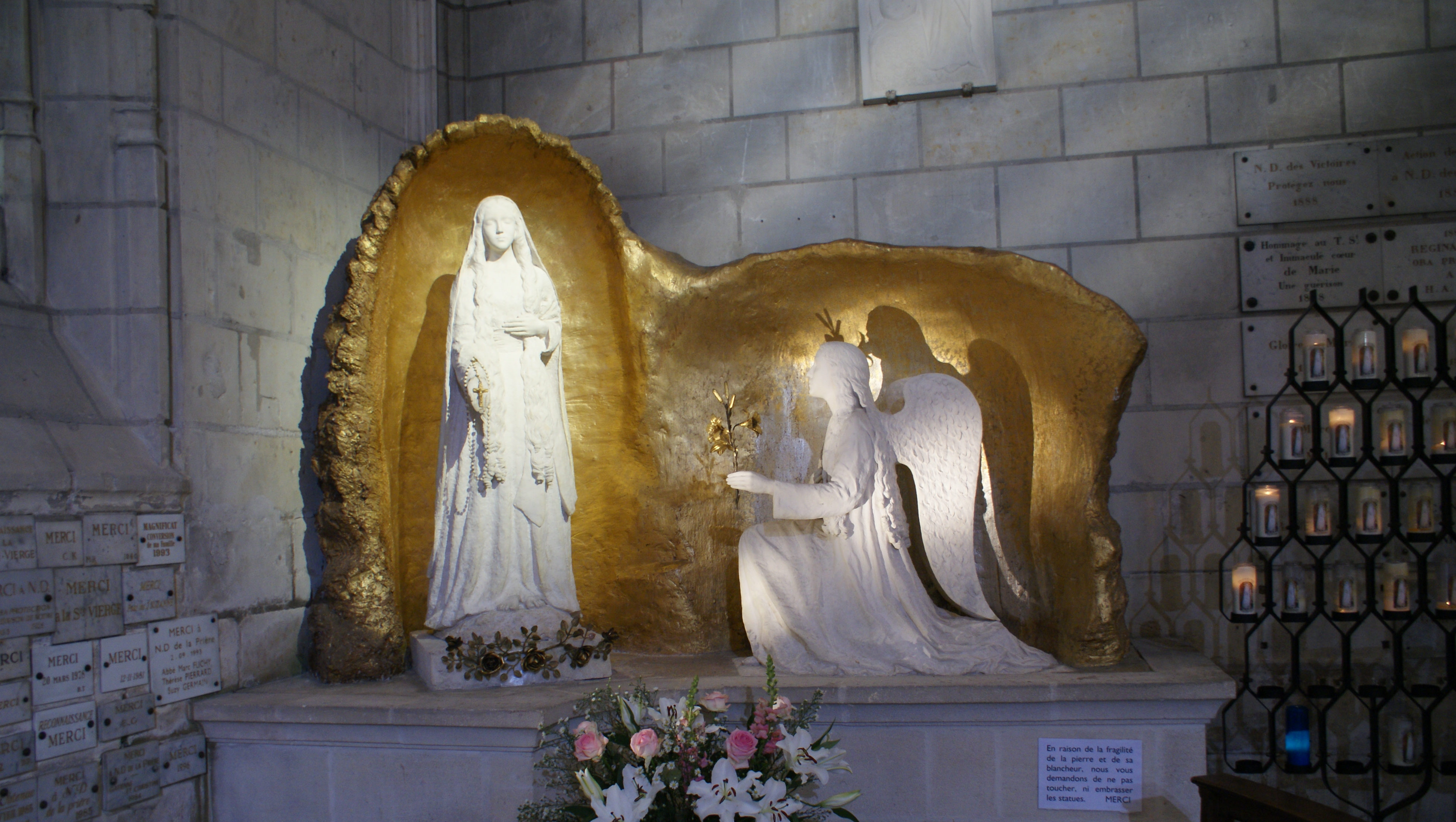 Statues de Marie et de l'archange Gabriel @ L'Ile-Bouchard