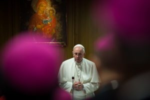 Le pape François en prière