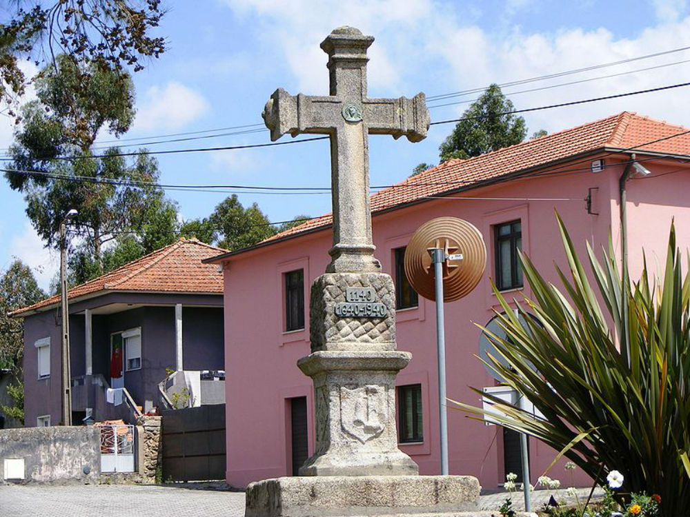 Cross nearly a thousand years old in North Portugal