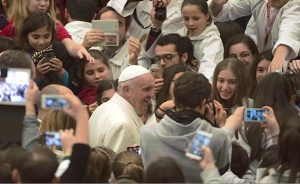Pope Francis whit Young Singers