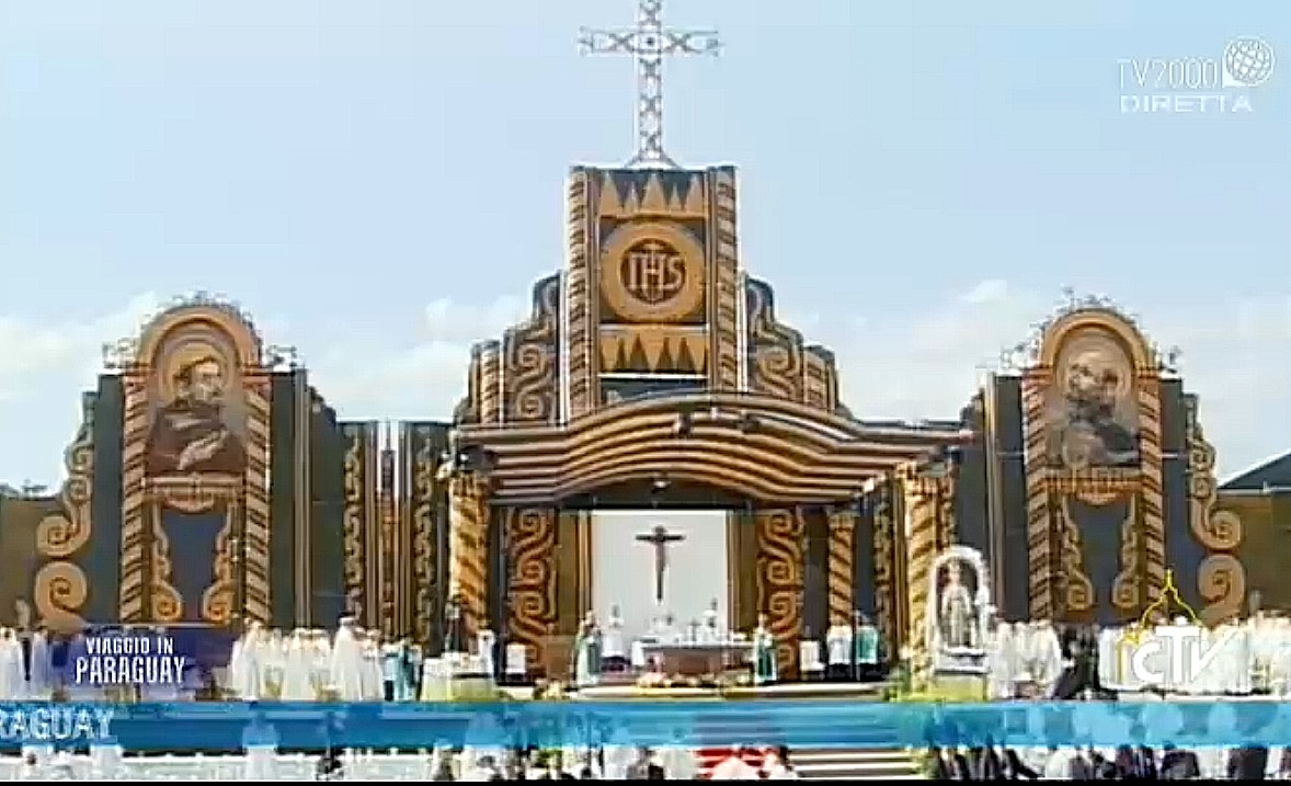 Altar of the mass in Asunción del Paraguay - 12  july 2015