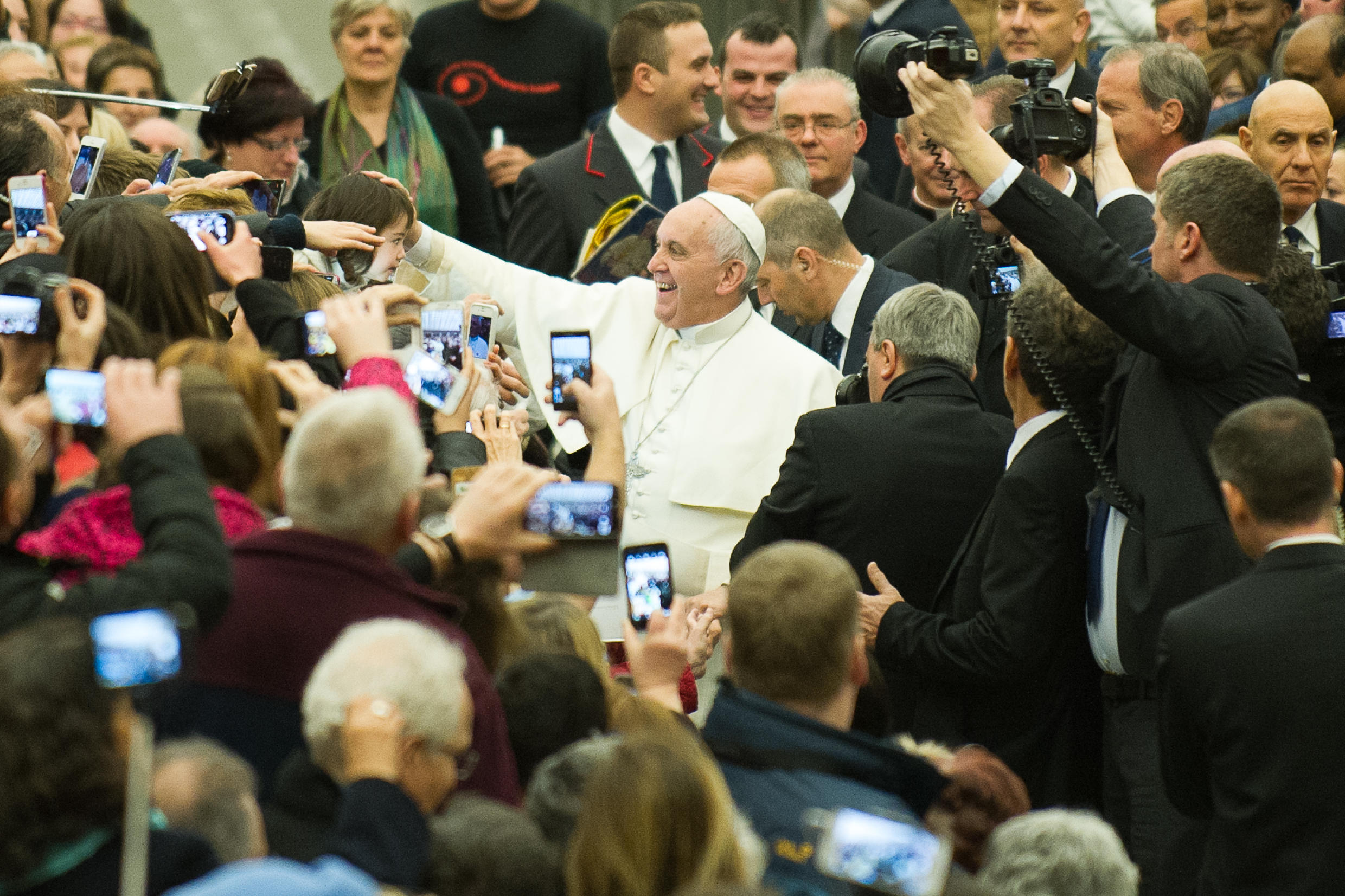 Pope Francis meets faithful (Archive)
