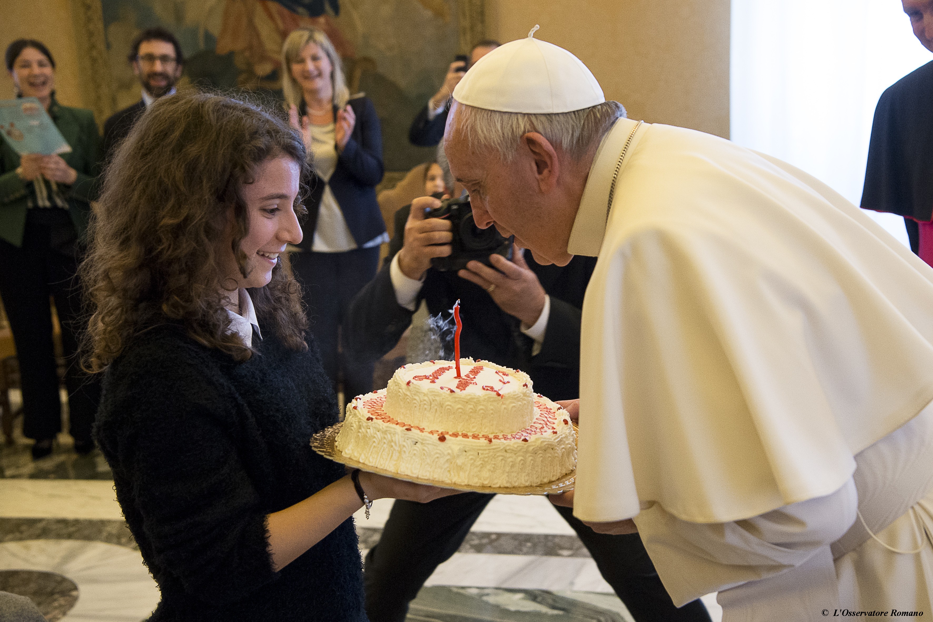 Pope receives a birthday cake from young members of the Catholic Action