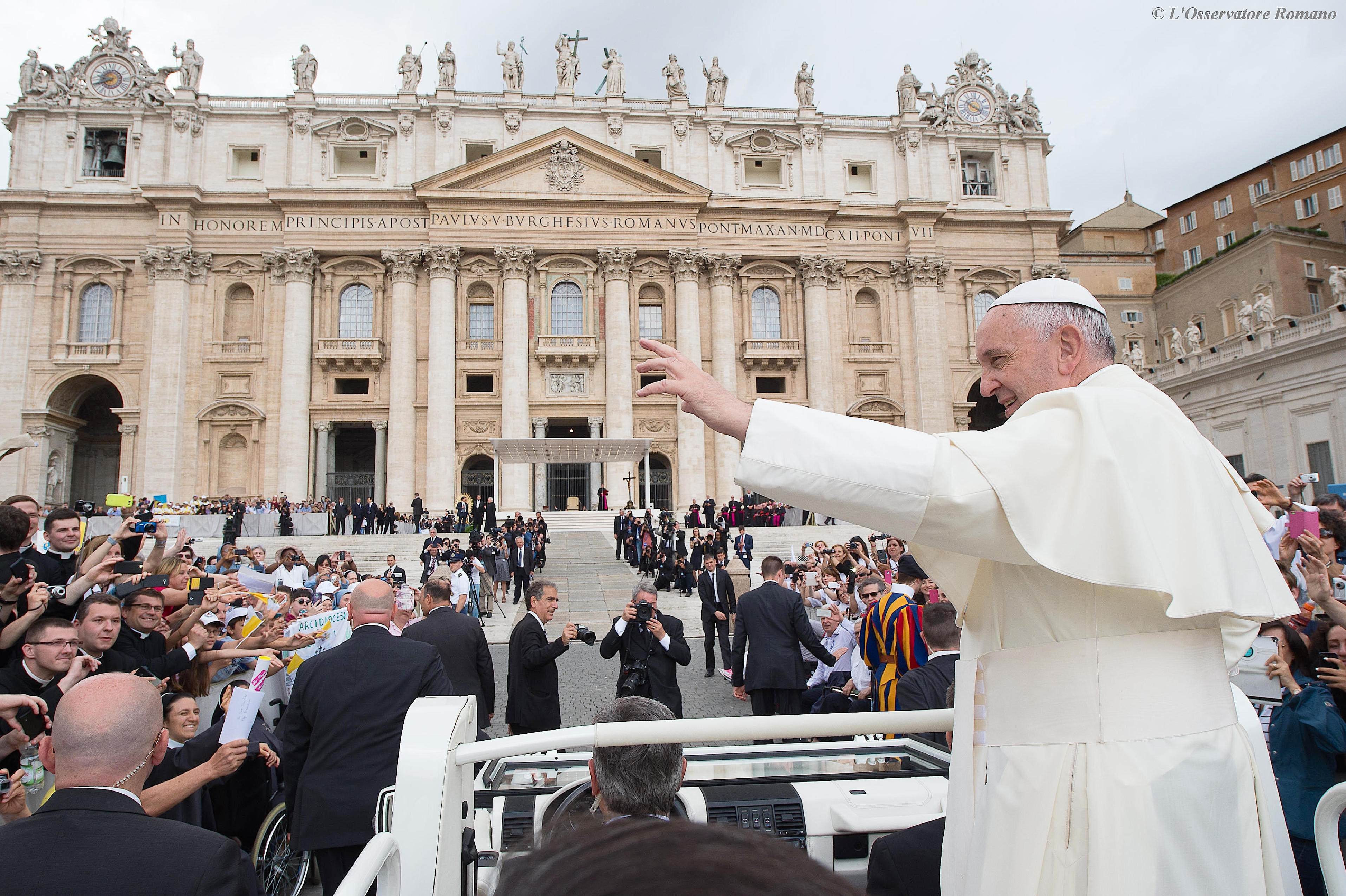Pope Francis greets the faithful at the general audience of Wednesday