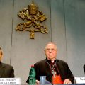 Cardinal Vegliò during the presentation of the Francis message for the migrants day.  Holy See press room 1 october 2015