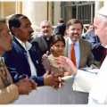 © Wikipedia - Le mari et une fille d'Asia Bibi avec le pape François, audience générale du 15 avril 2015