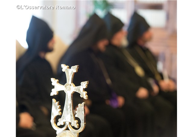 Visite de S. S. Karékine II au pape François, 8 mai 2014 - L'OSSERVATORE ROMANO