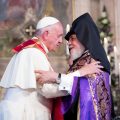Le Catholicos Karékine II accueille le pape François (c) L'Osservatore Romano