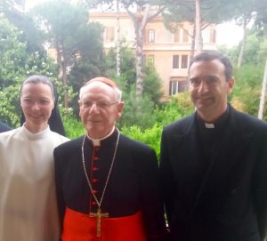 Sr Christine Gautier, le card. Paul Poupard et le P. NIcolas Bossu, ZENIT