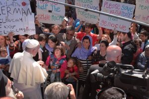 Visite du pape au camp de réfugiés de Moria (Lesbos, Grèce) © L'Osservatore Romano