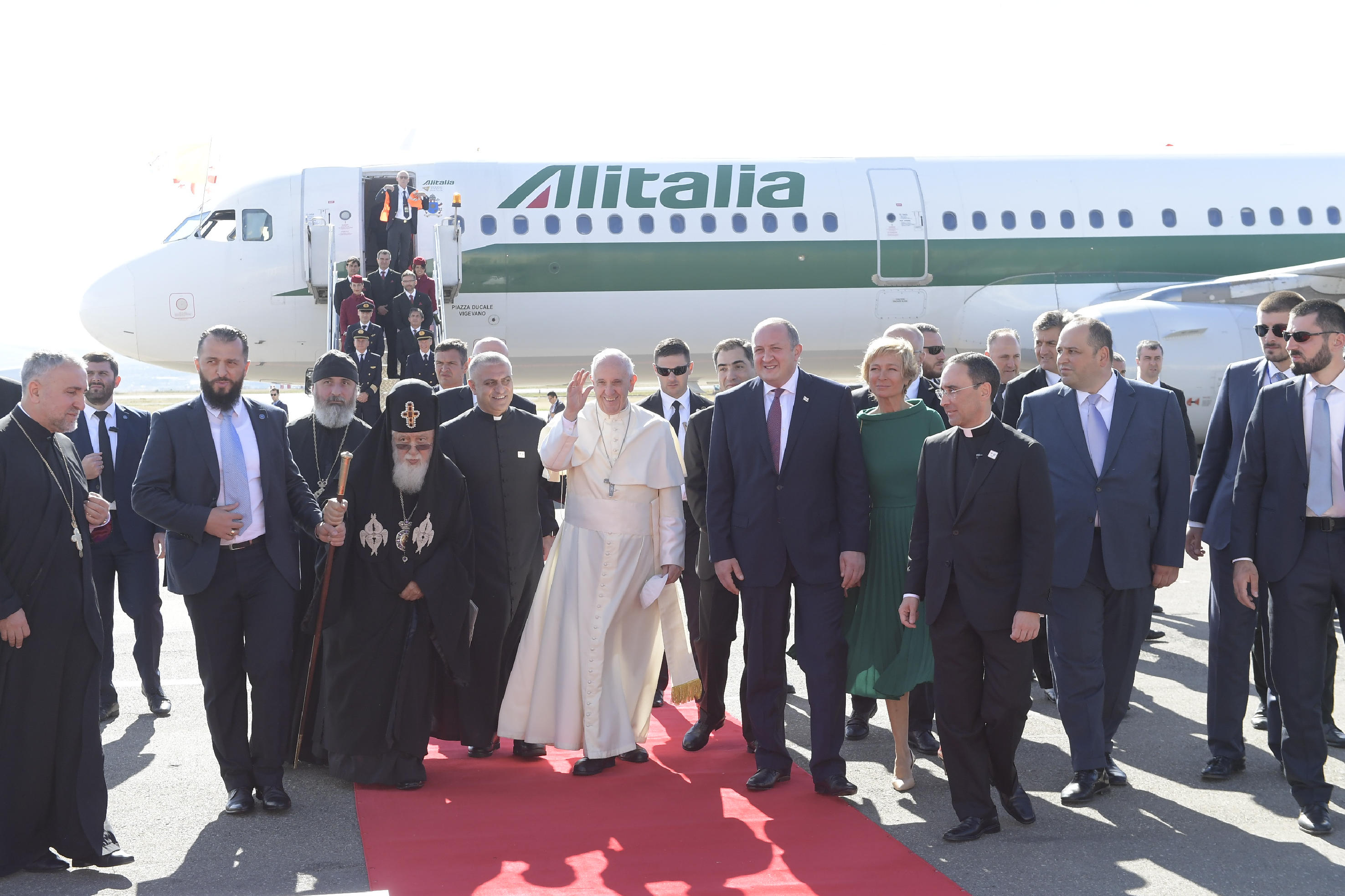 Le pape accueilli à l'aéroport de Tbilissi en Géorgie © L'Osservatore Romano