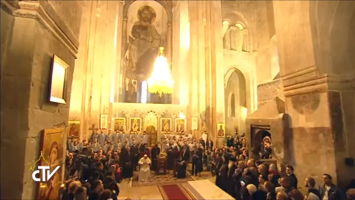 Rencontre à la cathédrale orthodoxe de Mtskhéta, capture CTV