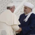 cheikh Allahshukur Pashazadeh, Rencontre interreligieuse à la mosquée de Bakou, Azerbaidjan, 2016 @ L'Osservatore Romano