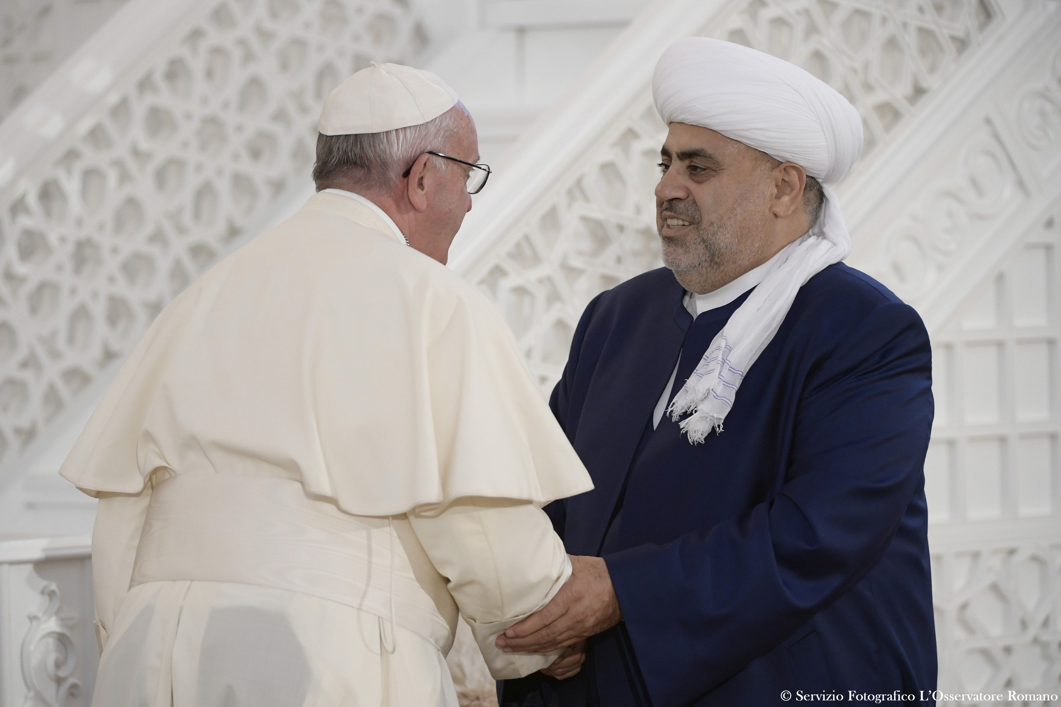 cheikh Allahshukur Pashazadeh, Rencontre interreligieuse à la mosquée de Bakou, Azerbaidjan, 2016 @ L'Osservatore Romano