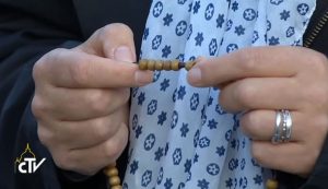 Prière du chapelet, capture CTV