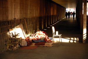 Sans-abri © Wikimedia Commons / Roman Bonnefoy