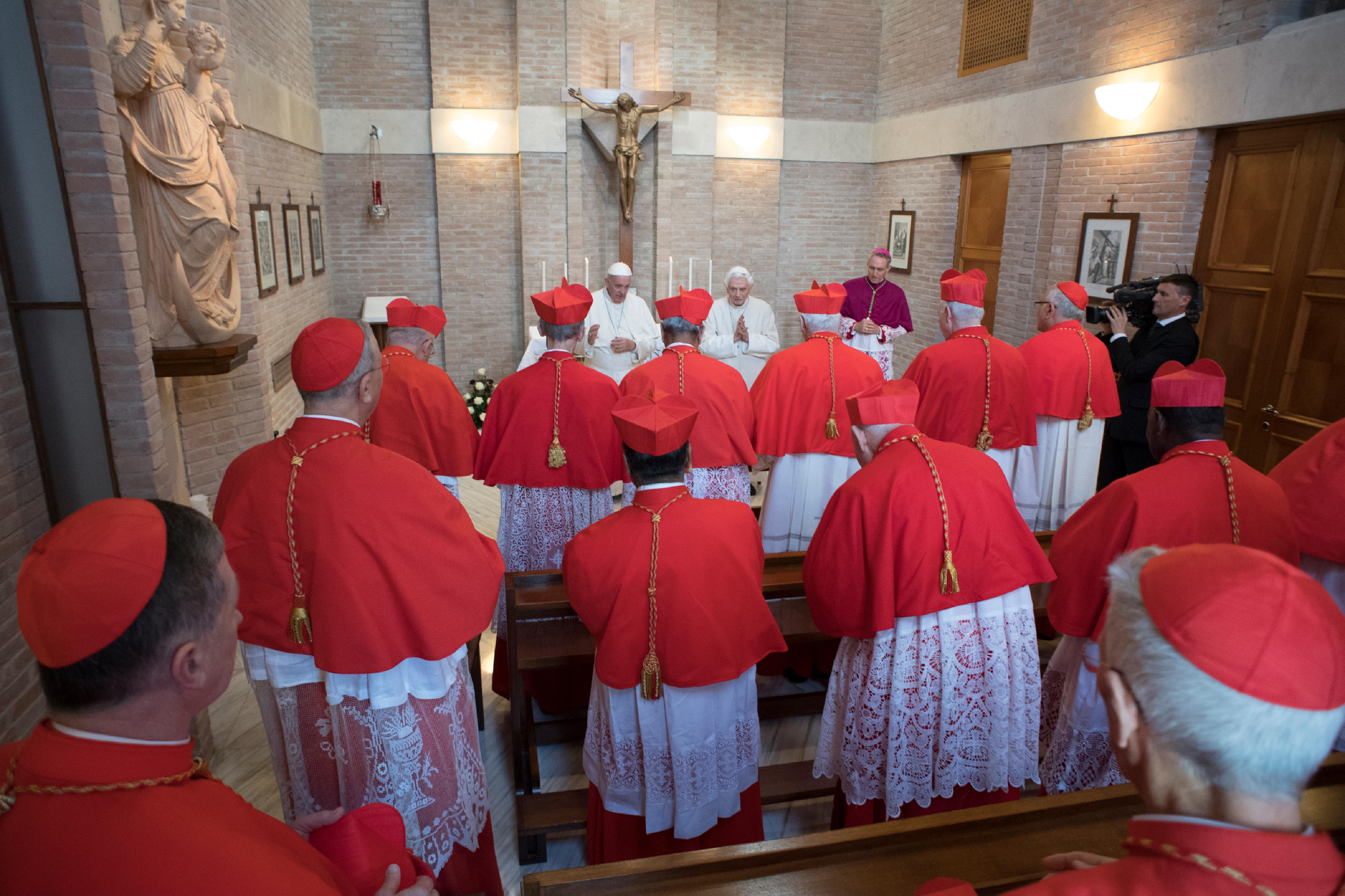 Benoît XVI rencontre les nouveaux cardinaux du 19 novembre 2016 © L'Osservatore Romano