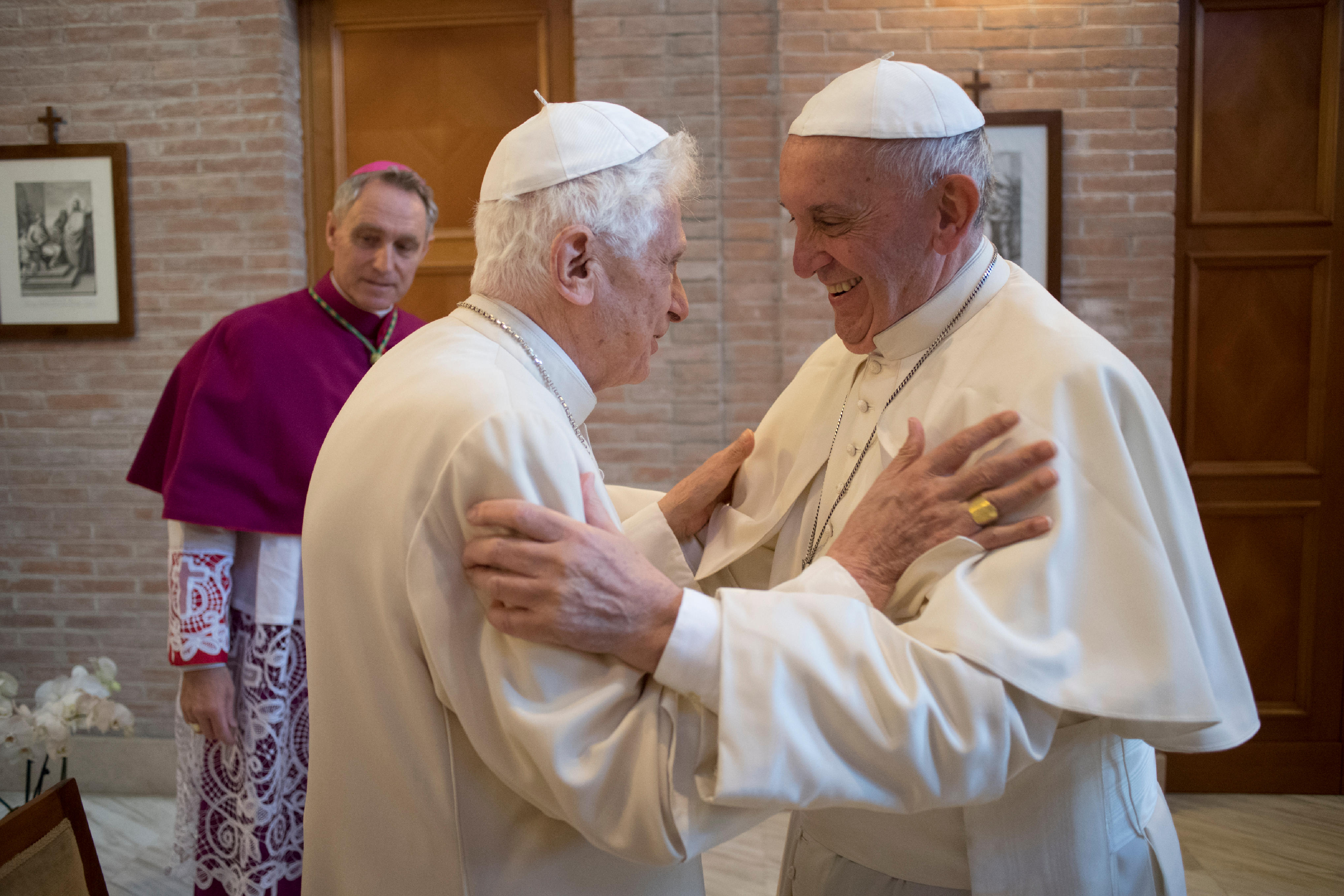 Le Pape François et Benoît XVI © L'Osservatore Romano