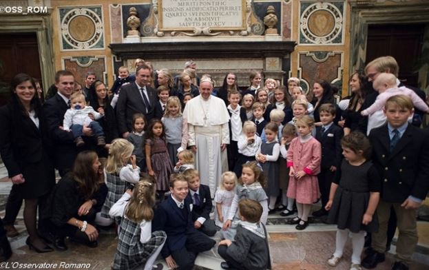 Le pape reçoit la famille des Habsbourg © L'Osservatore Romano