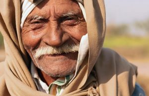 Personne âgée, capture vidéo du pape, Réseau mondial de prière du pape