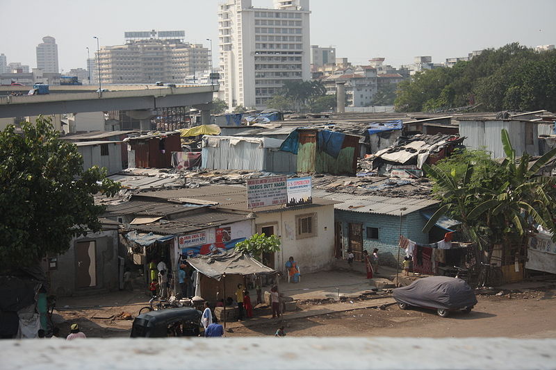 Pauvreté urbaine © Wikimedia commons / Nikkul