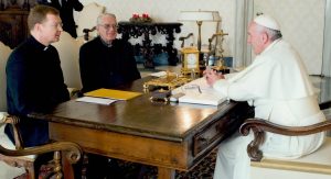 Le pape reçoit le p. Zollner et le p. Lombardi © ccpblog.unigre.it