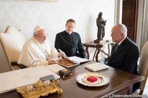 Audience privée à Carl Anderson © L'Osservatore Romano