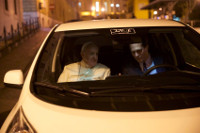 Le pape François et Jochen Wermuth dans la Nissan Leaf © Wermuth Asset Management / Driwe