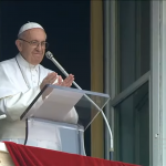 Angélus, 19 mars 2017, le Pape applaudit les papas, capture CTV