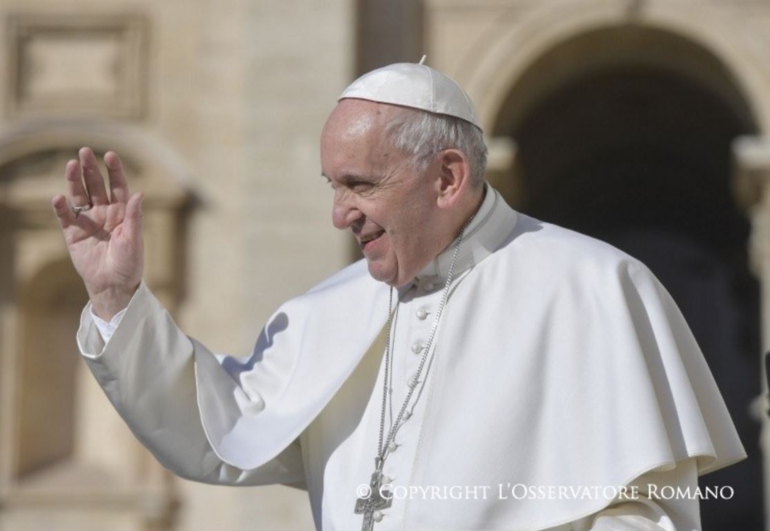 Le pape François salue la foule © L'Osservatore Romano