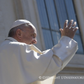Le pape salue la foule © L'Osservatore Romano