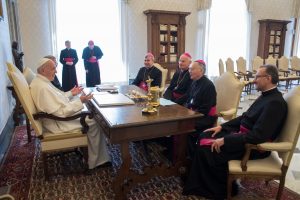 Mgr Delannoy, Mgr Carré, Mgr Pontier, Mgr Ribadeau Dumas, 11/05/2017 @ L'Osservatore Romano