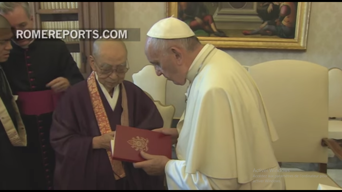 Le pape offre "Laudato Si'" ua Vénérable Koei Morikawa, capture RomeReports, 16 septembre 2016