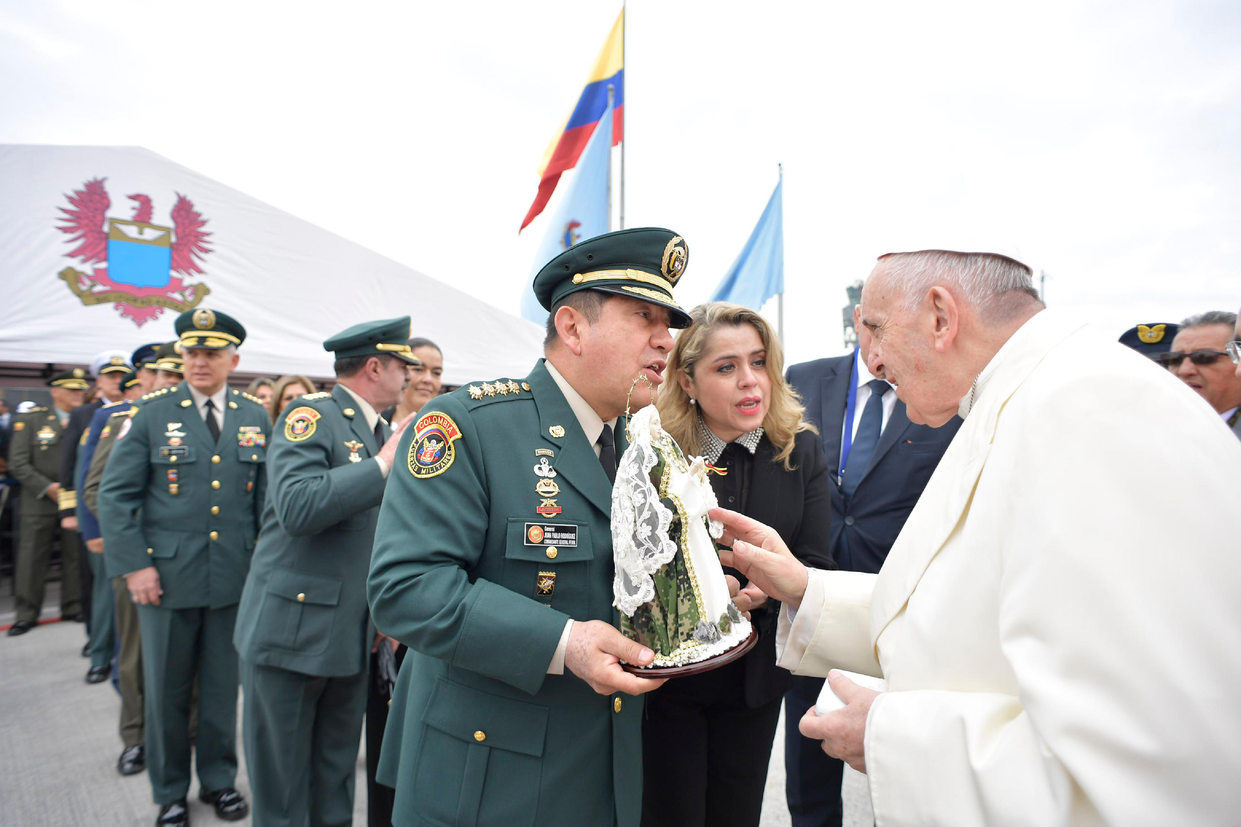 Le pape rencontre des militaires de Colombie, Aéroport de Bogota © L'Osservatore Romano