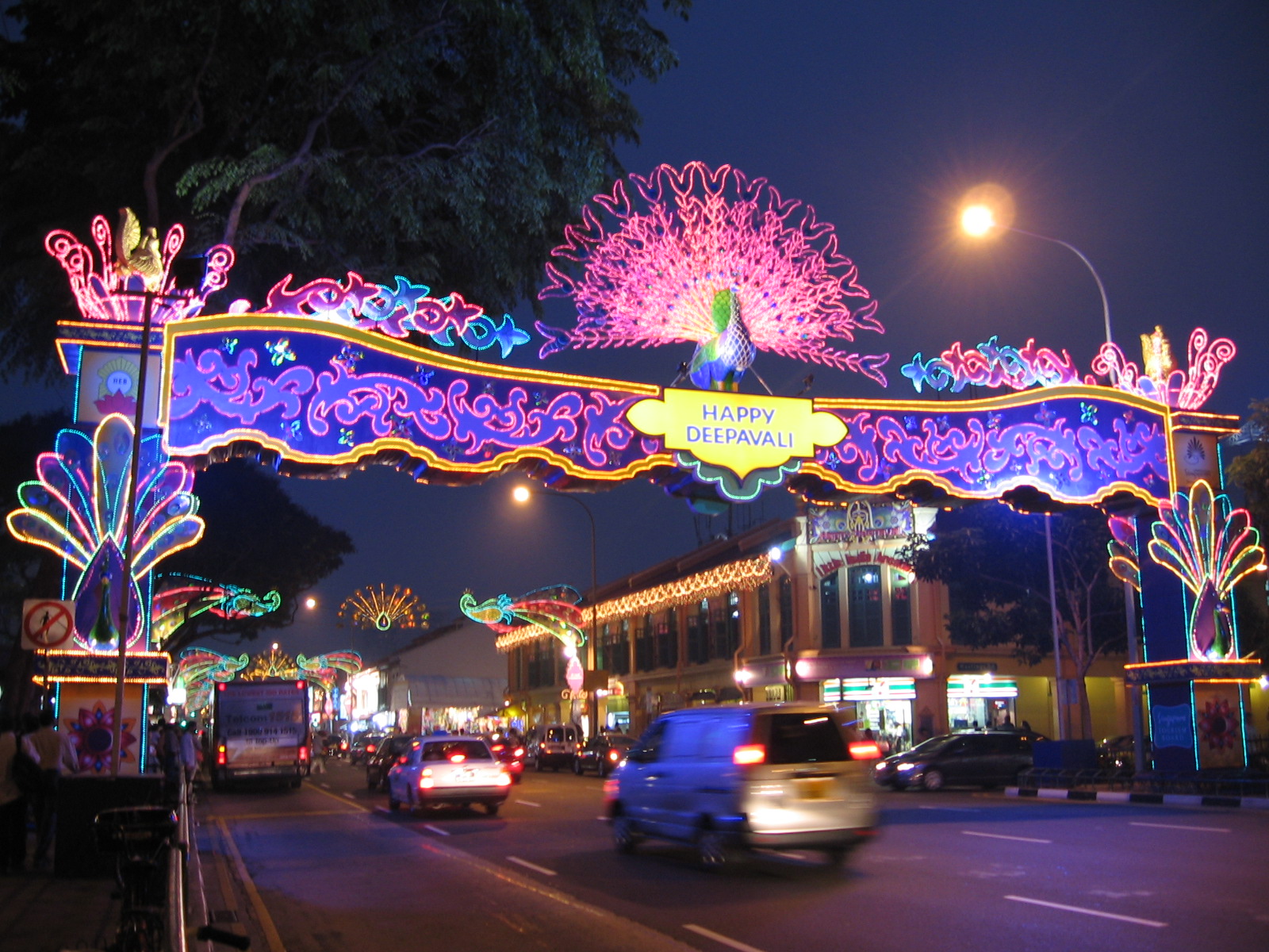 Deepavali, Little India, Singapore @ wikimedia commons