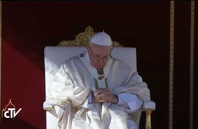 Pape en prière, capture CTV