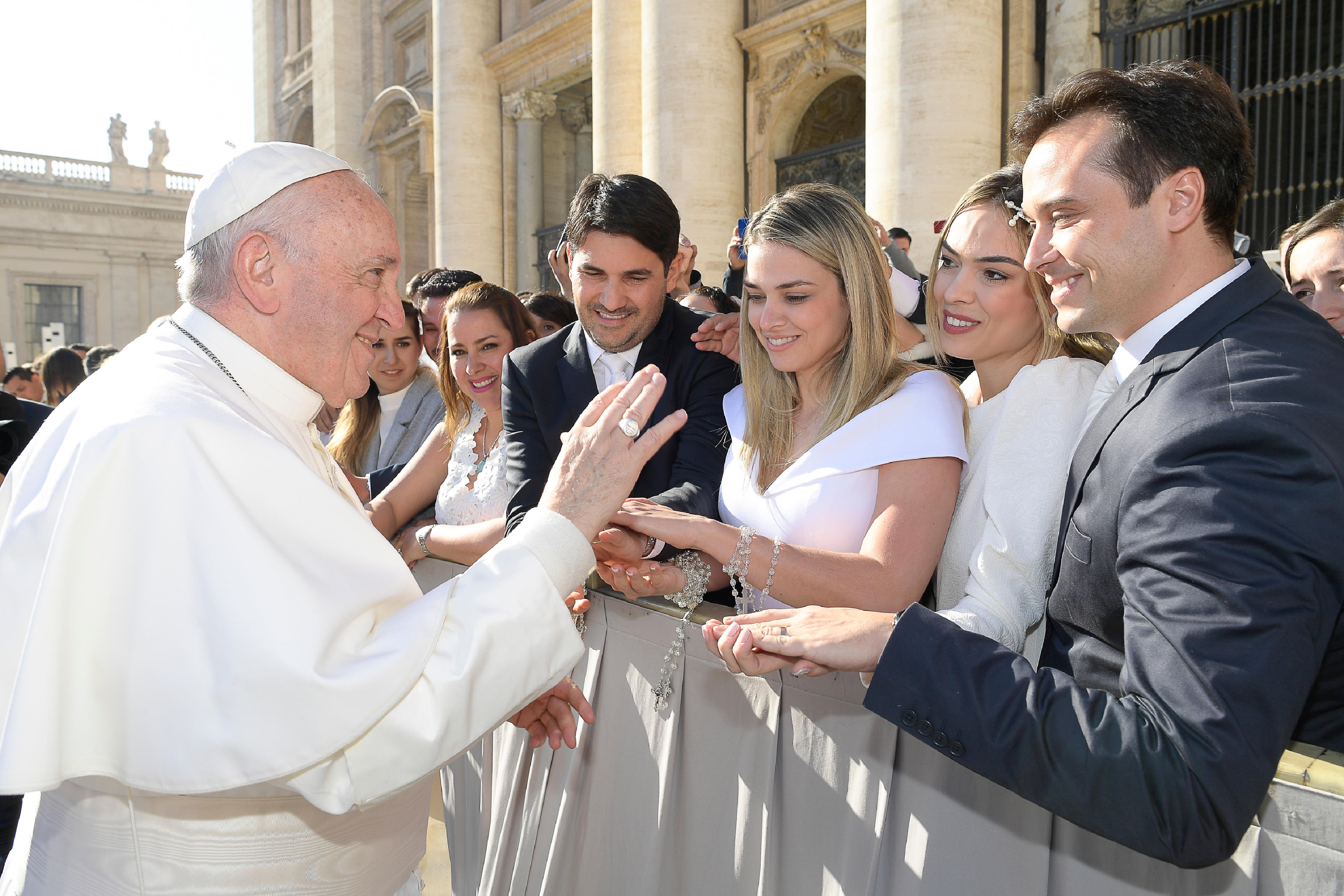 Le pape bénit les nouveaux mariés 22/11/2017 © L'Osservatore Romano