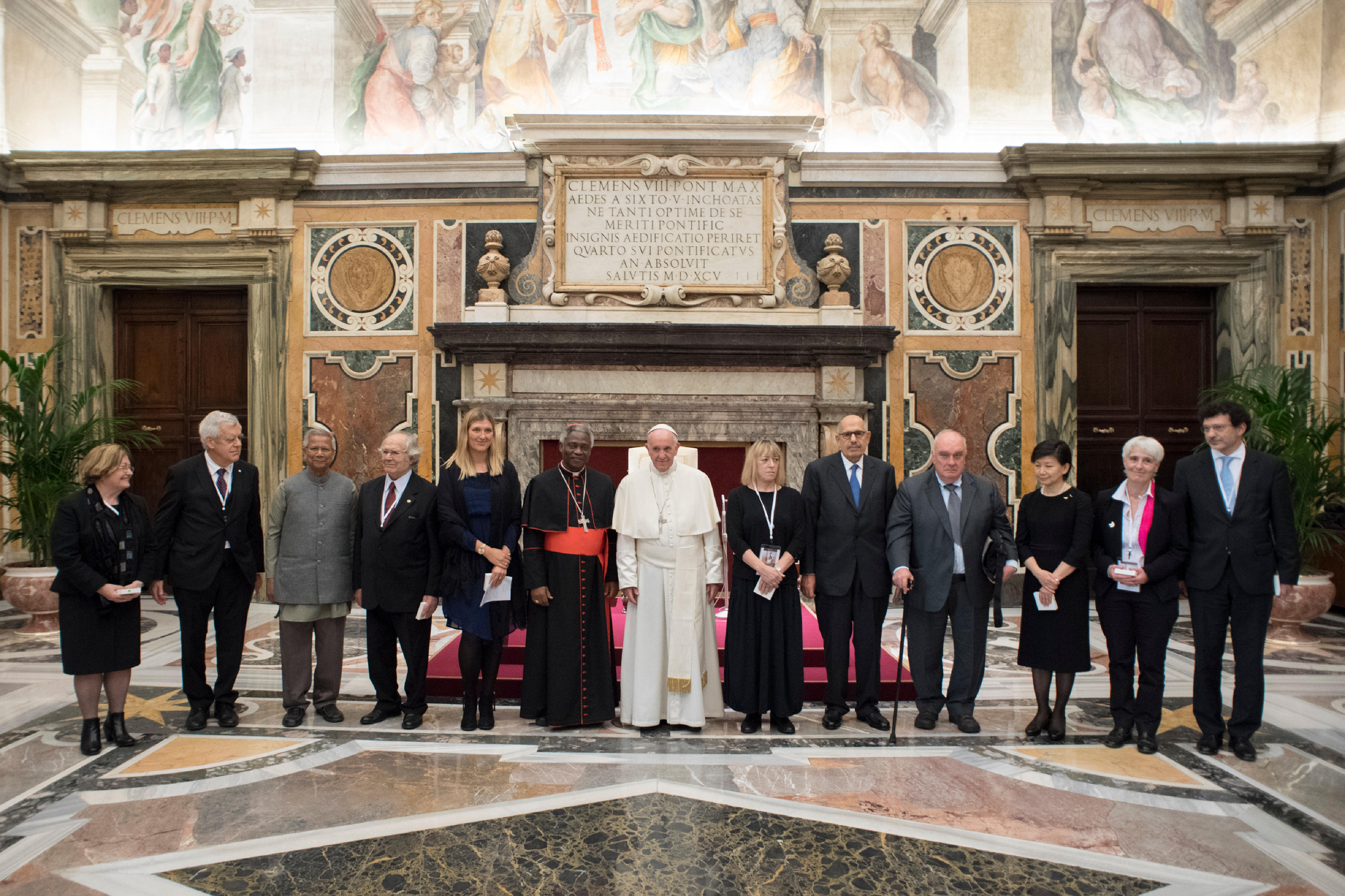 Le pape, le card. Turkson et les Prix Nobel 10/11/2017 © L'Osservatore Romano