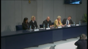 Académie pontificale des sciences, Mmes Wong, Solli et Archer, Mgr Sanchez Sorondo, et Greg Burke, capture CTV