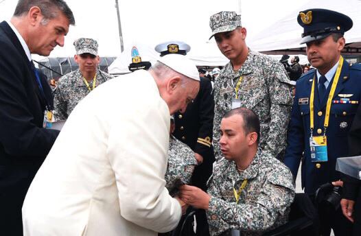 Edwin Restrepo et le pape François, Twitter @armadacolombia