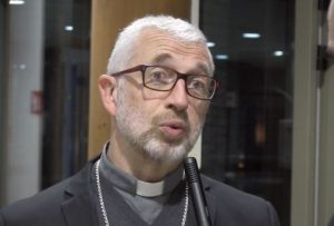 Mgr Lacombe, capture vidéo tv.catholique.fr