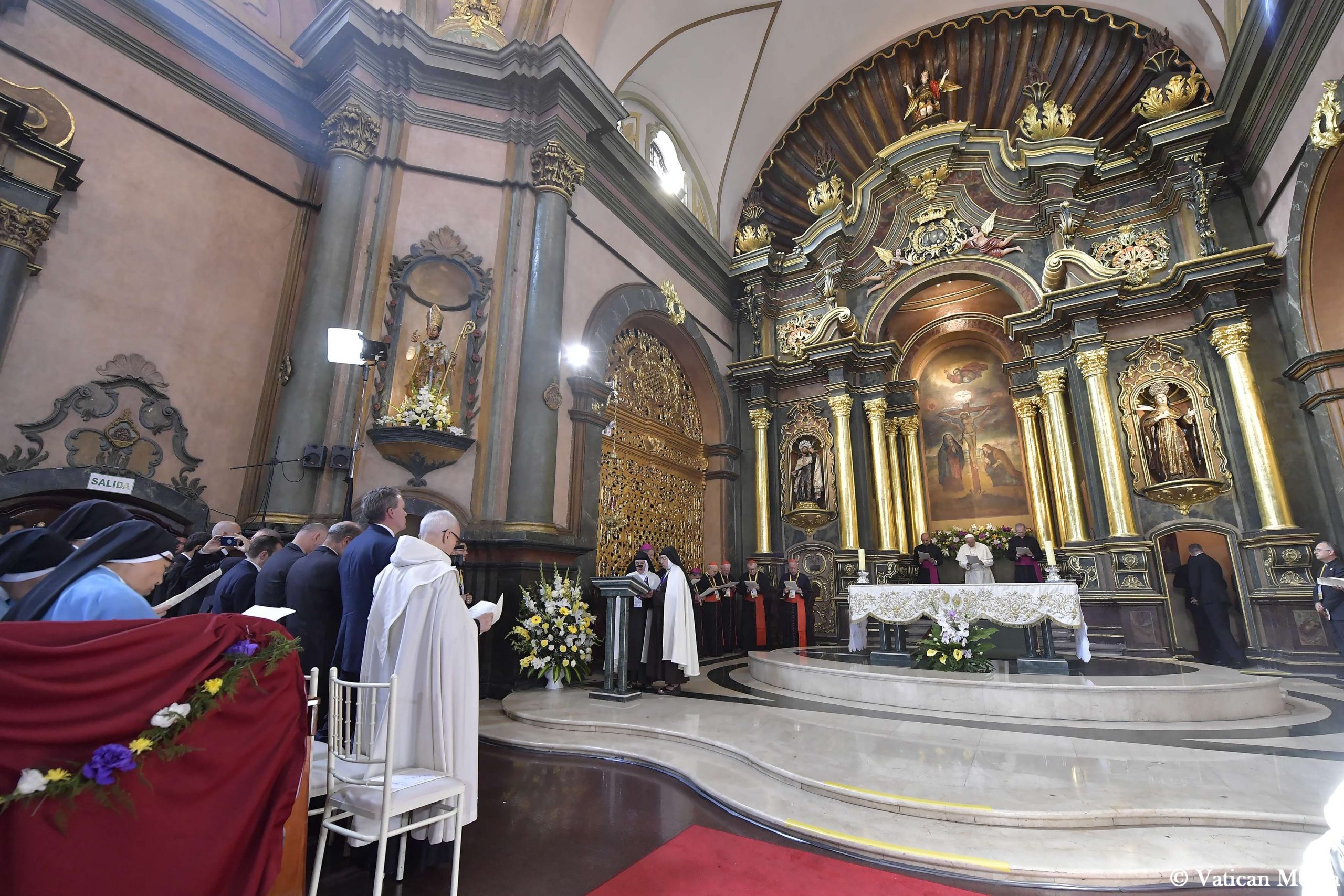 Prière avec les contemplatives au sanctuaire du Seigneur des Miracles, Pérou © Vatican Media