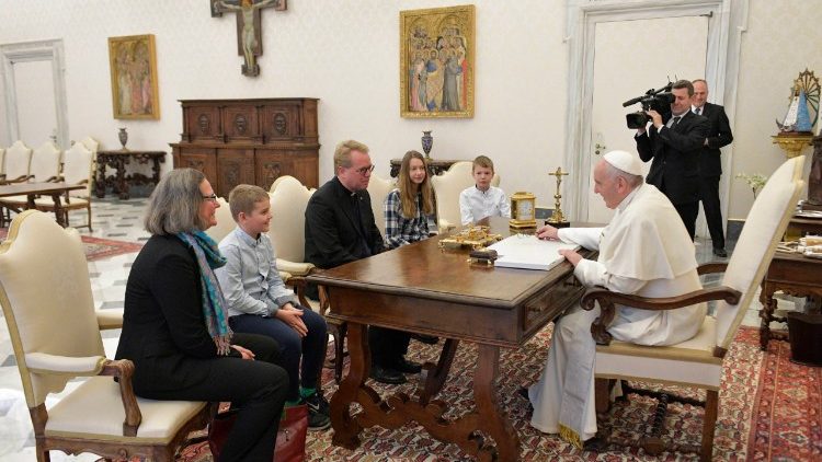 Le pasteur Jens-Martin Kruse et sa famille 11/01/2018 @ Vatican Media