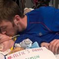 Alfie Evans et son père @ Facebook