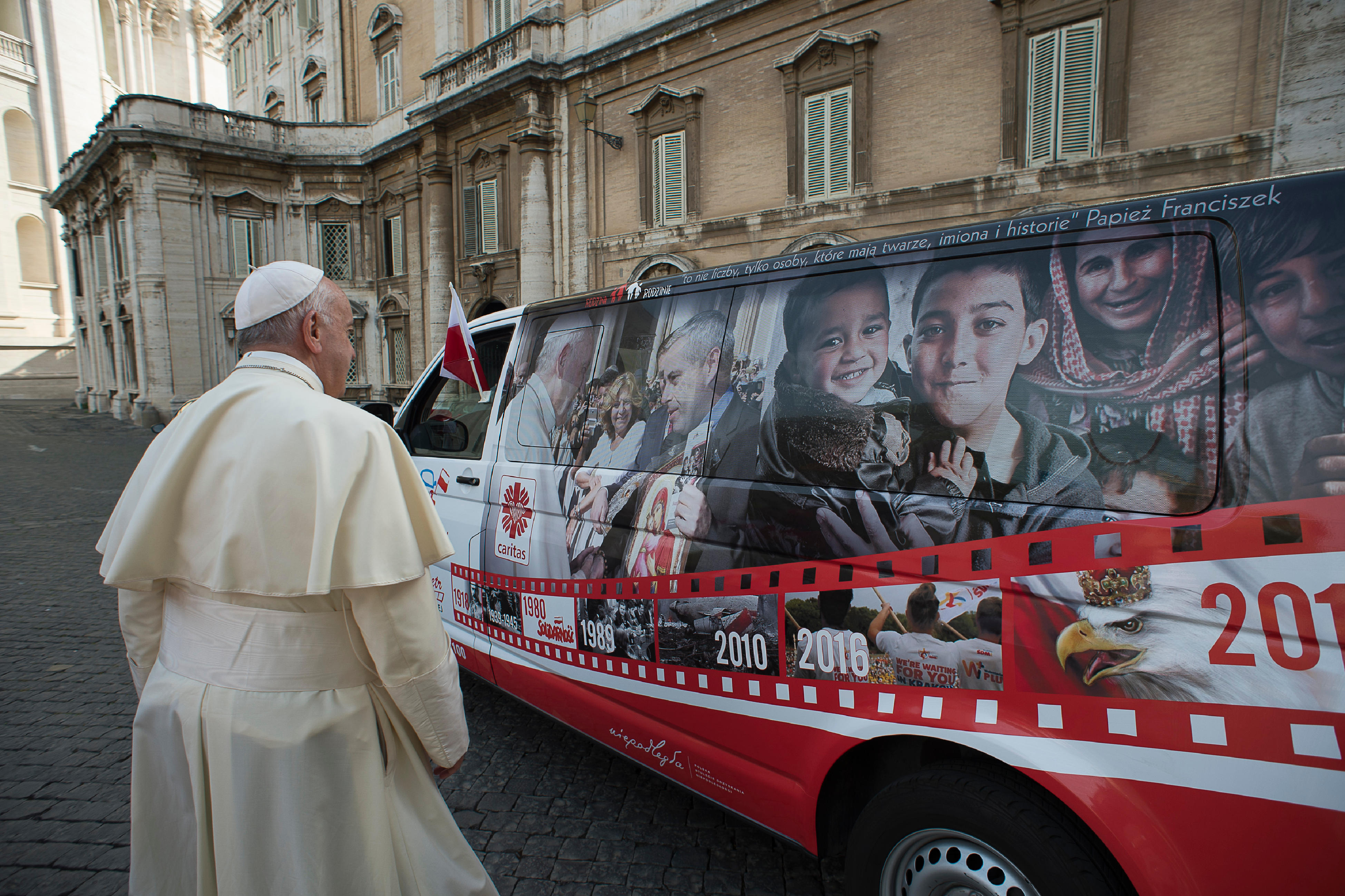 Bus de Caritas Pologne pour la Syrie © Vatican Media