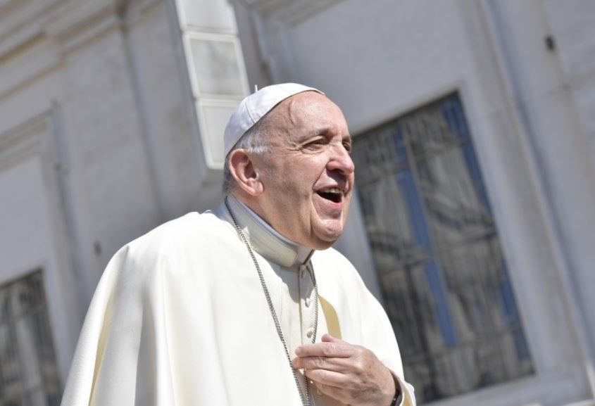Le pape rit, audience générale du 16 mai 2018 © Vatican Media