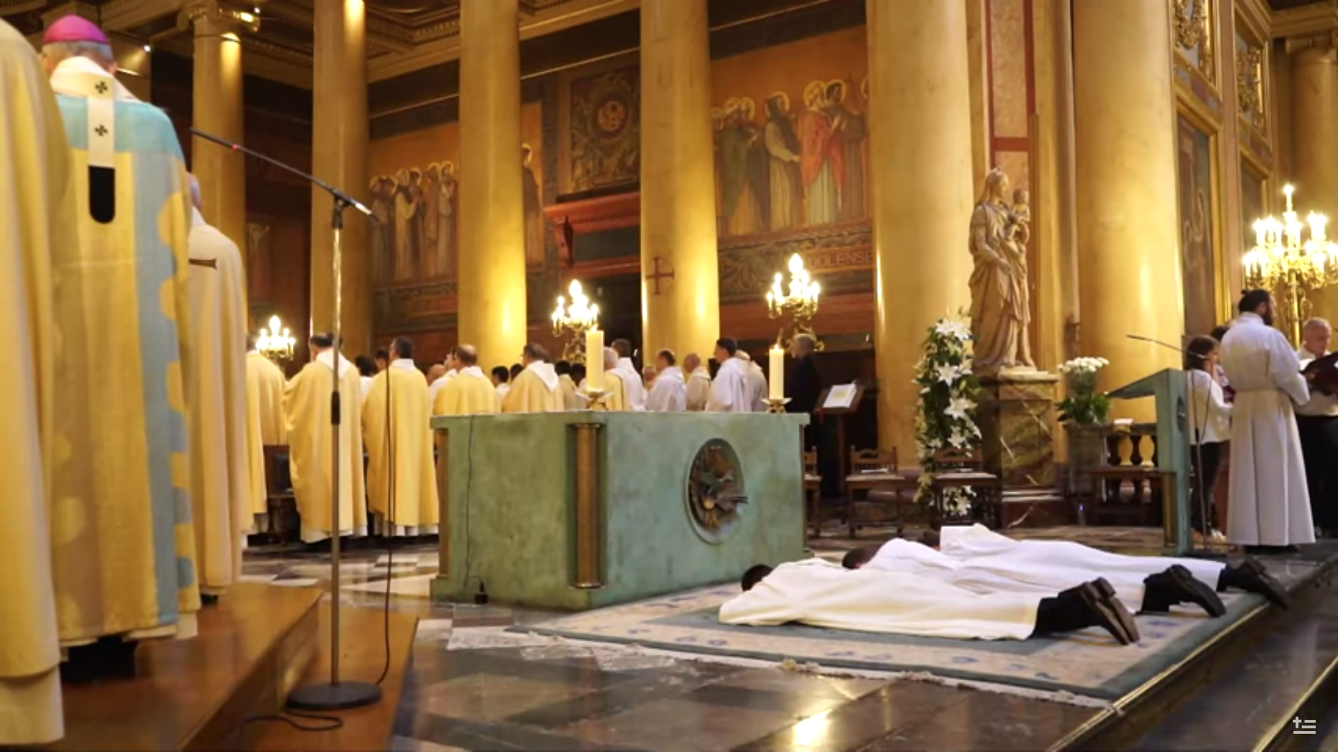 Ordinations sacerdotales, diocèse de Rennes (France), capture @ YouTube